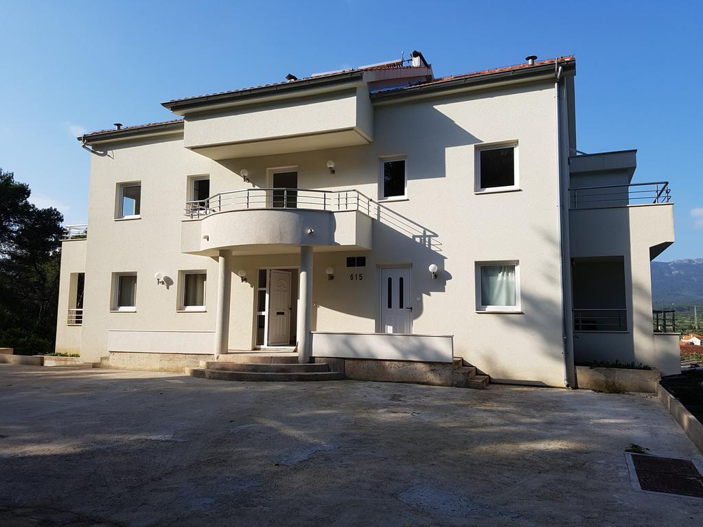 Apartments Villa Maslinica Vrboska Exterior foto